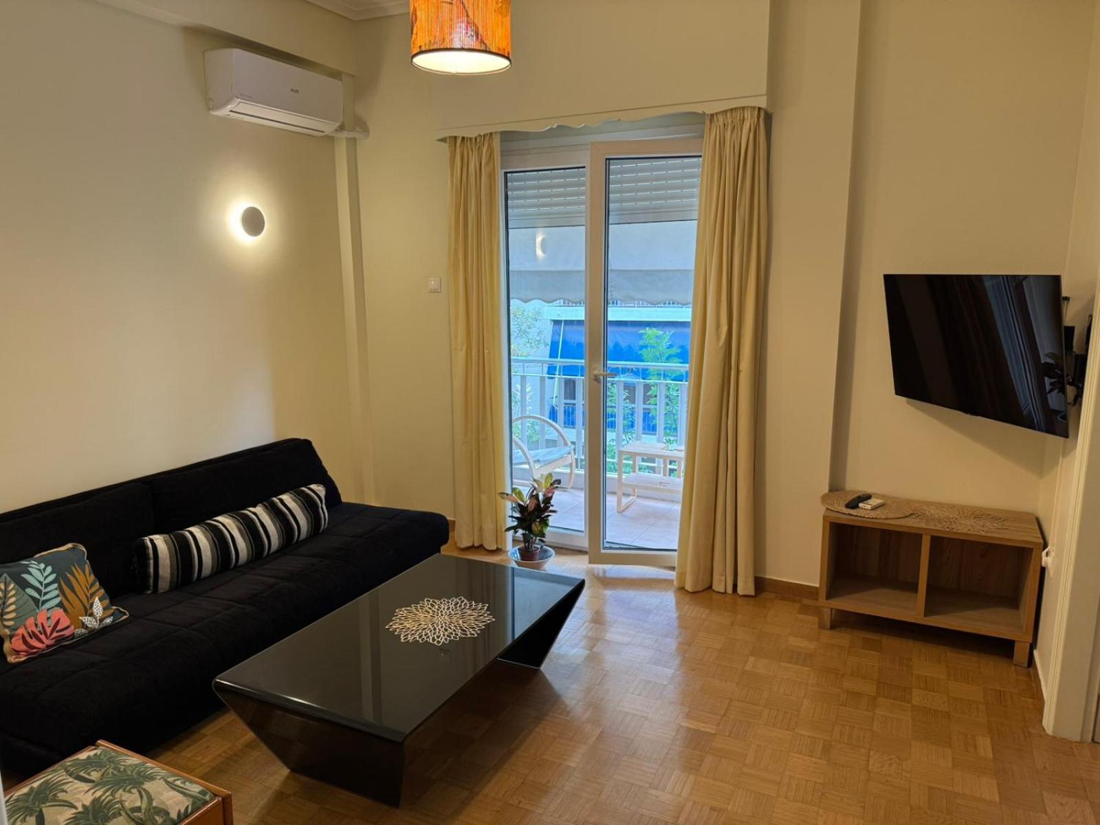 Cozy Place At The Center Of * Athen